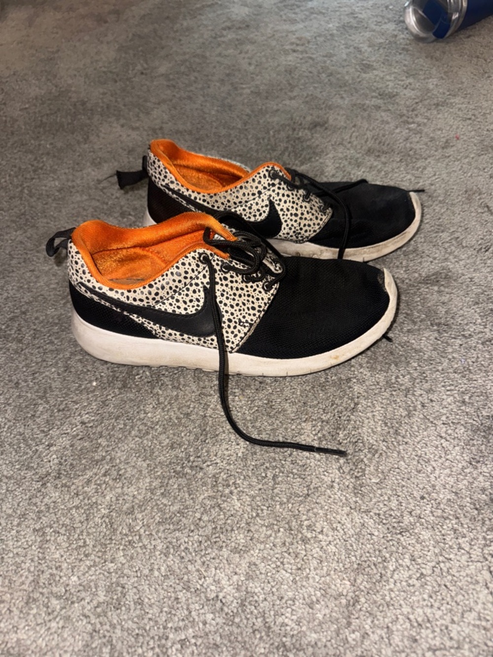 Nike Black & Orange Low-Top Sneakers with Speckled Panels